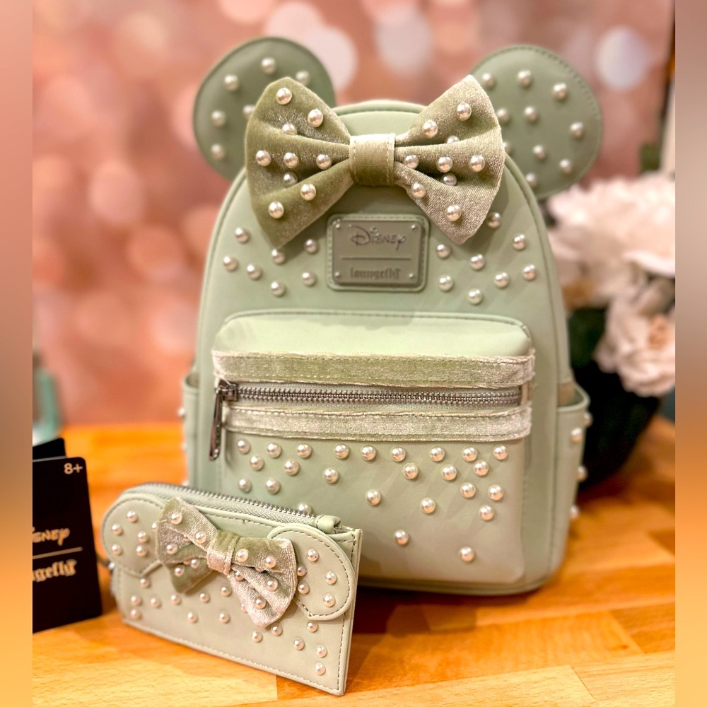NWT! Minnie Mouse Pearl Loungefly Mini Backpack and Wallet Combo
